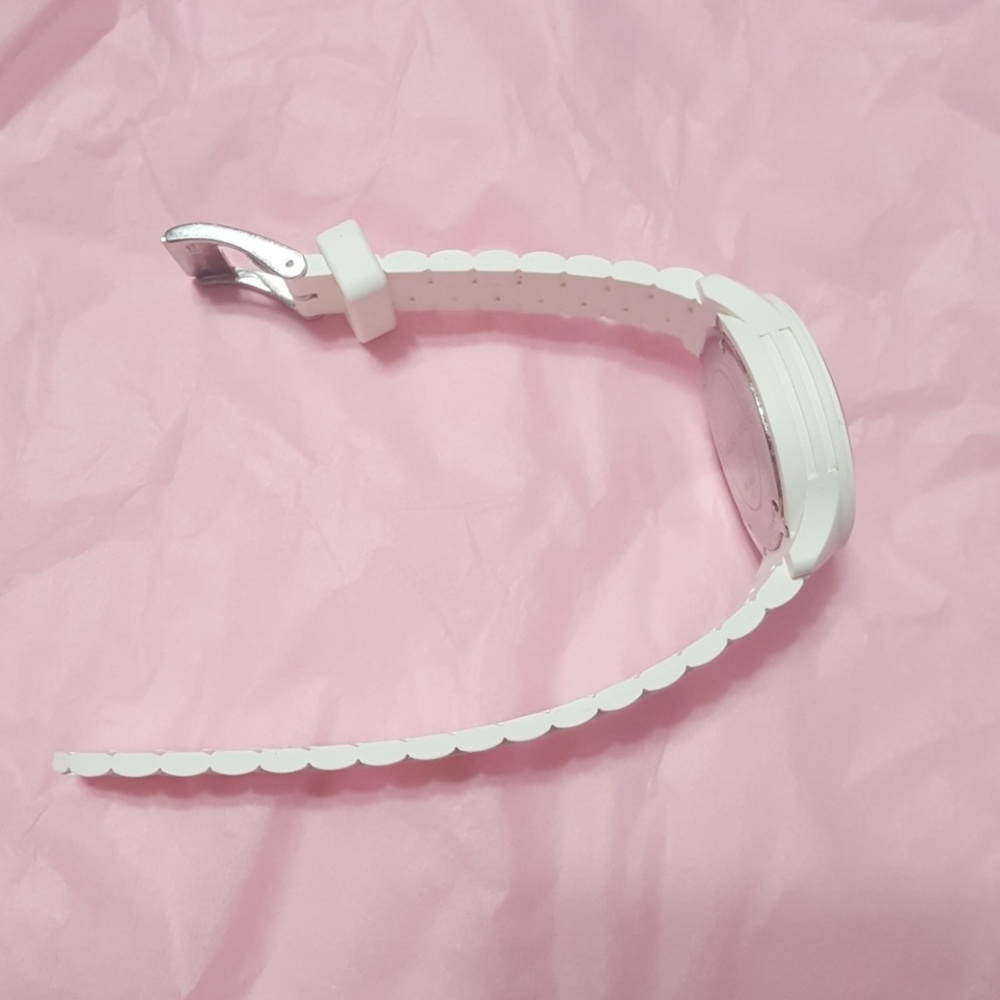 01:04 - Michael Kors Ladies Chronograph Women's Watch - Picture 7 of 15